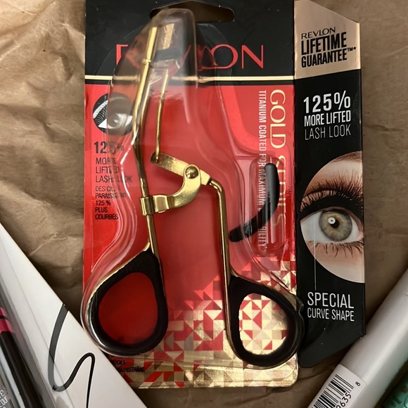 Makeup Bundle - Picture 3 of 5